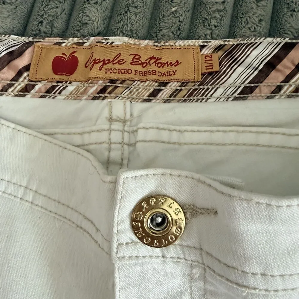 Apple Bottoms Vintage True Y2K White Bermuda Shorts Women’s 11/12 Low Rise